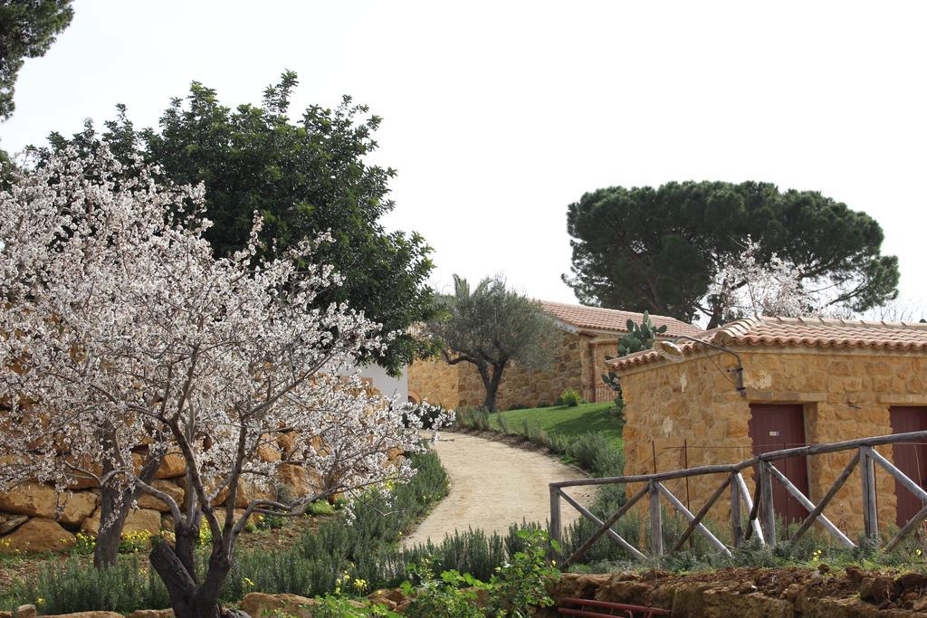 Agriturismo Feudo Muxarello Aragona Kültér fotó