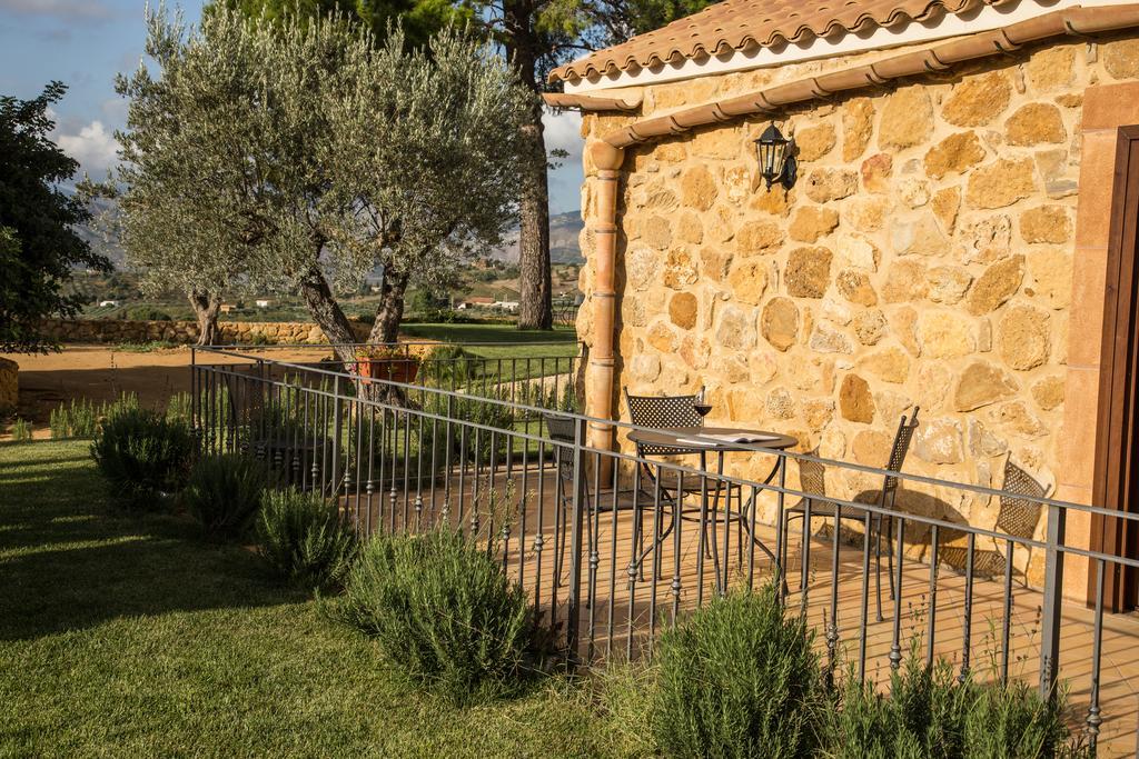 Agriturismo Feudo Muxarello Aragona Kültér fotó