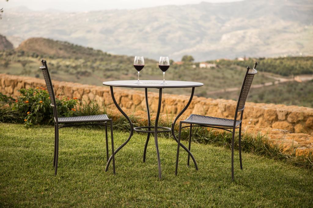 Agriturismo Feudo Muxarello Aragona Kültér fotó