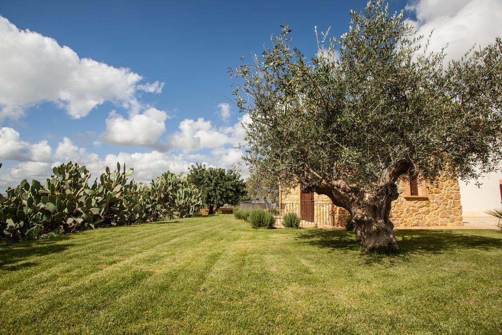 Agriturismo Feudo Muxarello Aragona Szoba fotó