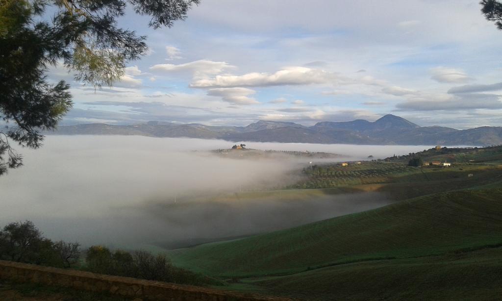 Agriturismo Feudo Muxarello Aragona Kültér fotó